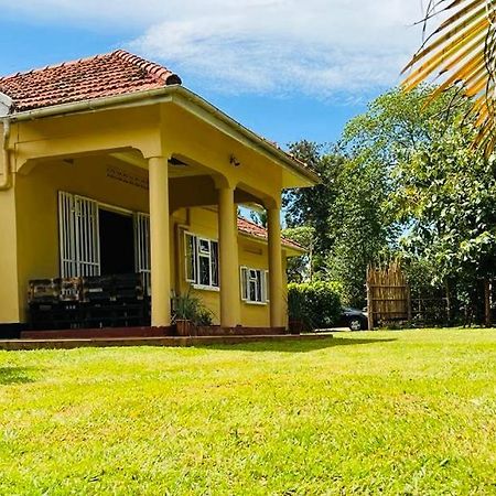 Buutu Nest Bed & Breakfast Jinja Exterior photo