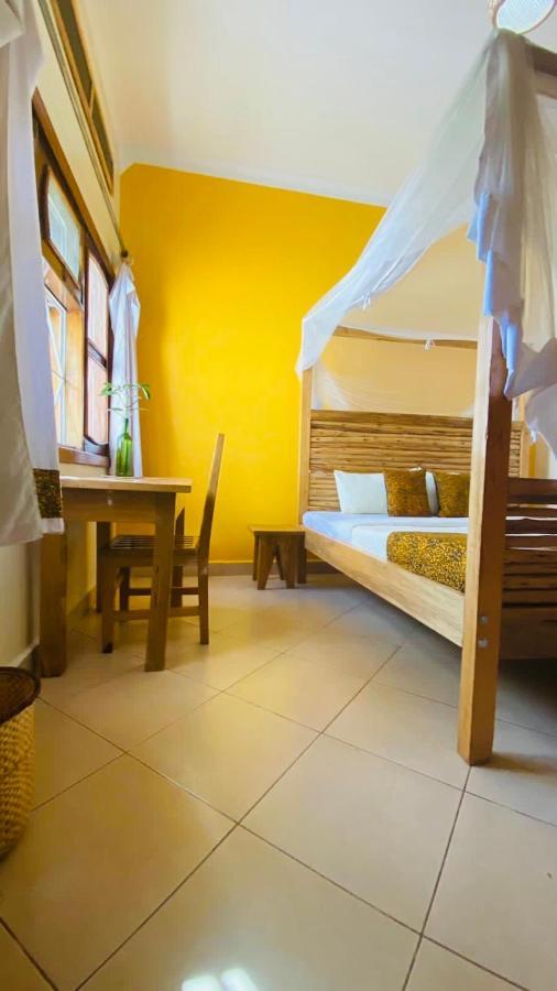 Buutu Nest Bed & Breakfast Jinja Exterior photo
