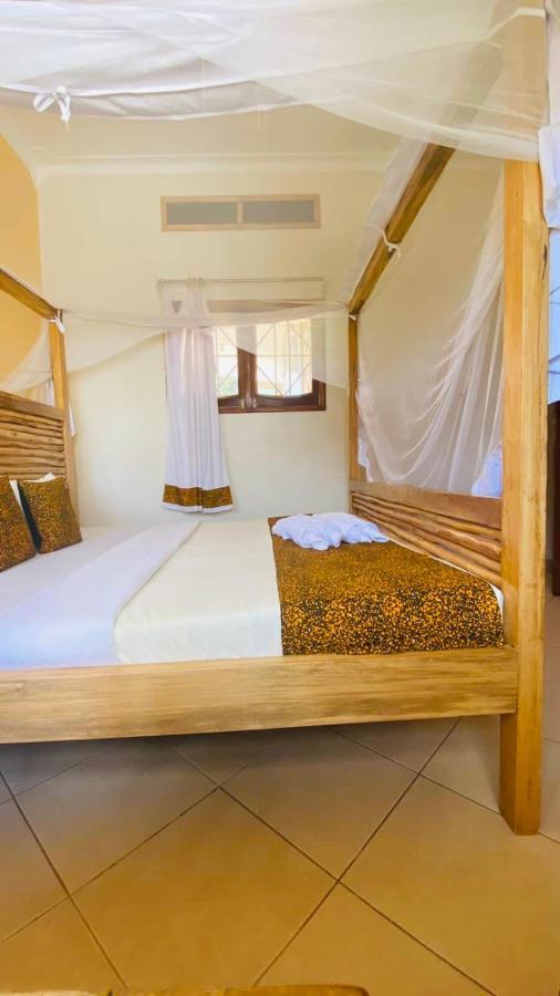 Buutu Nest Bed & Breakfast Jinja Exterior photo