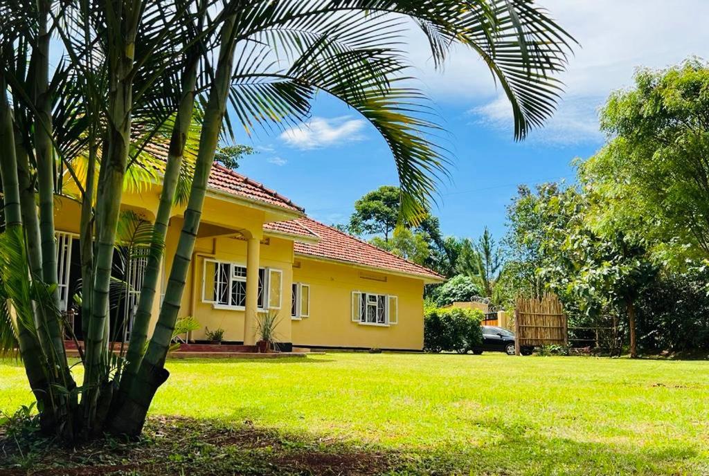 Buutu Nest Bed & Breakfast Jinja Exterior photo