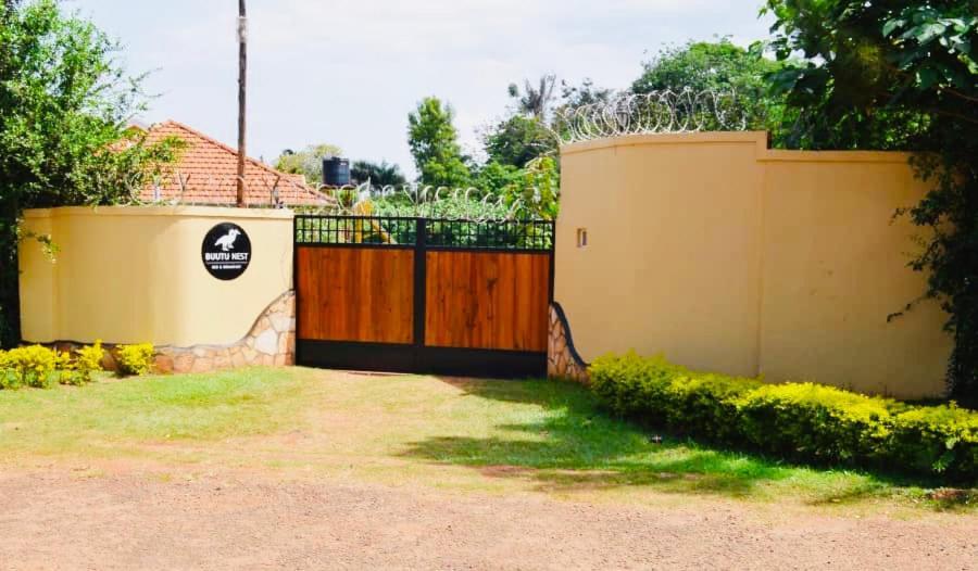 Buutu Nest Bed & Breakfast Jinja Exterior photo